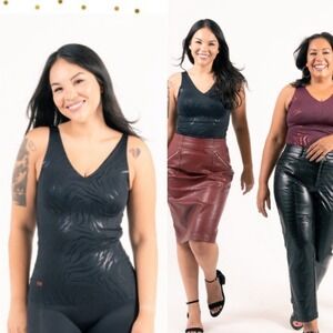 NWT Ruby Ribbon Gilded Tiger V Neck‎ Tank Black Smoothing Shapewear Size 46